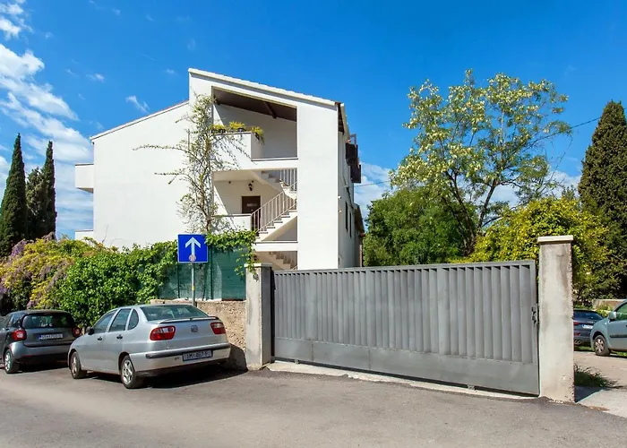 Apartment Nives In The City Center - Free Parking