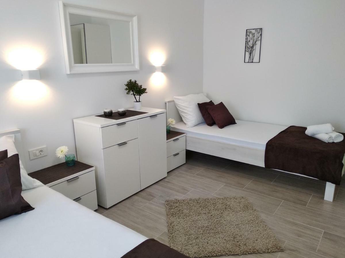 Nives In The Center - Free Parking Apartament *
