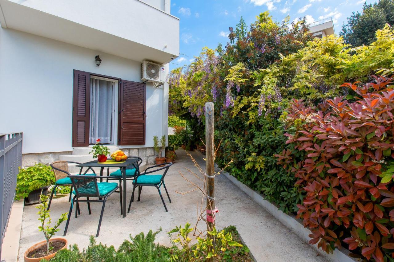 Nives In The Center - Free Parking Apartment *