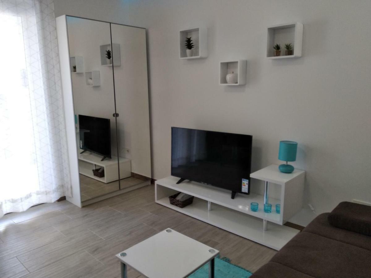 Apartment Nives In The Center - Free Parking *