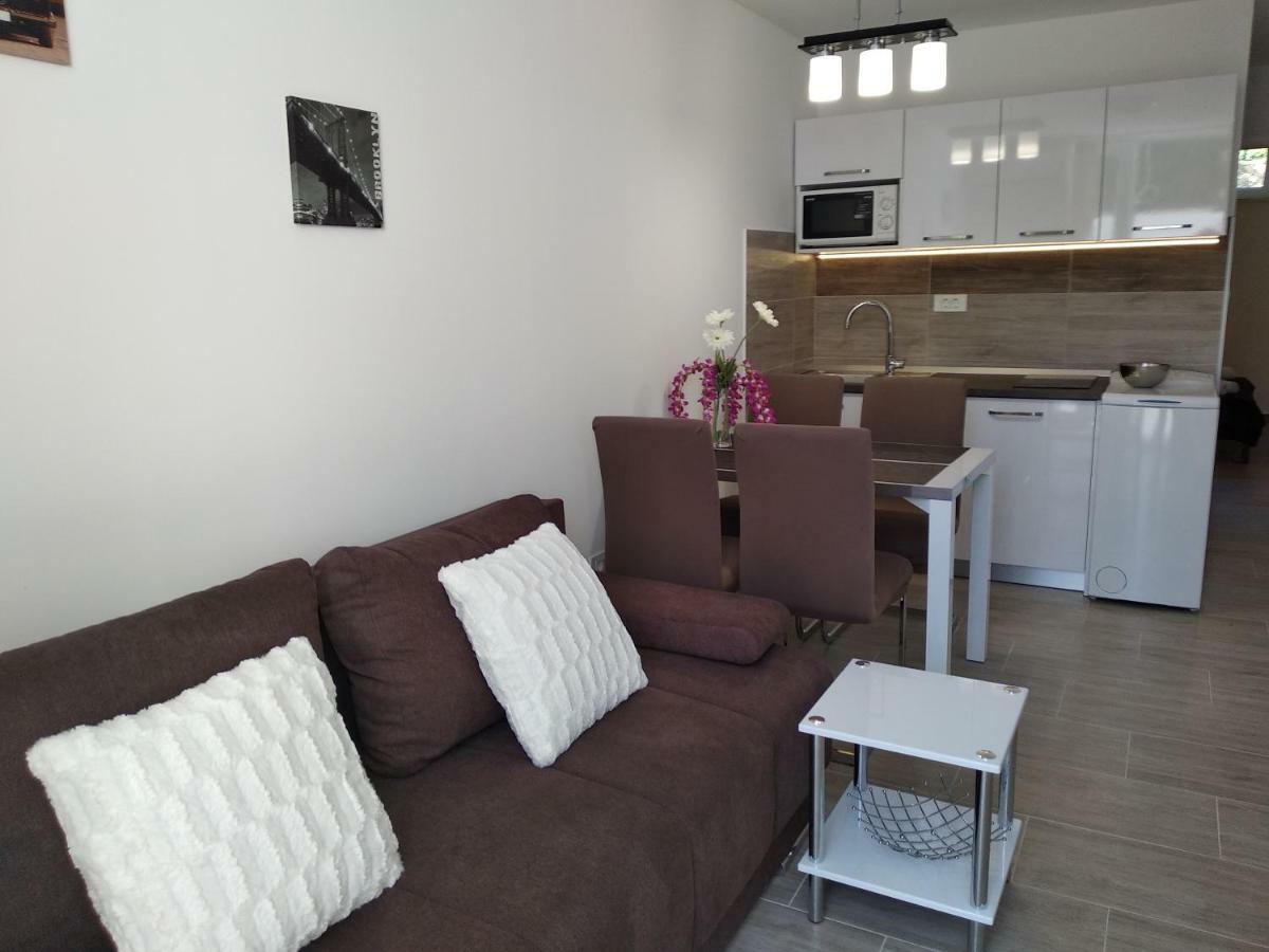 Apartment Nives In The Center - Free Parking