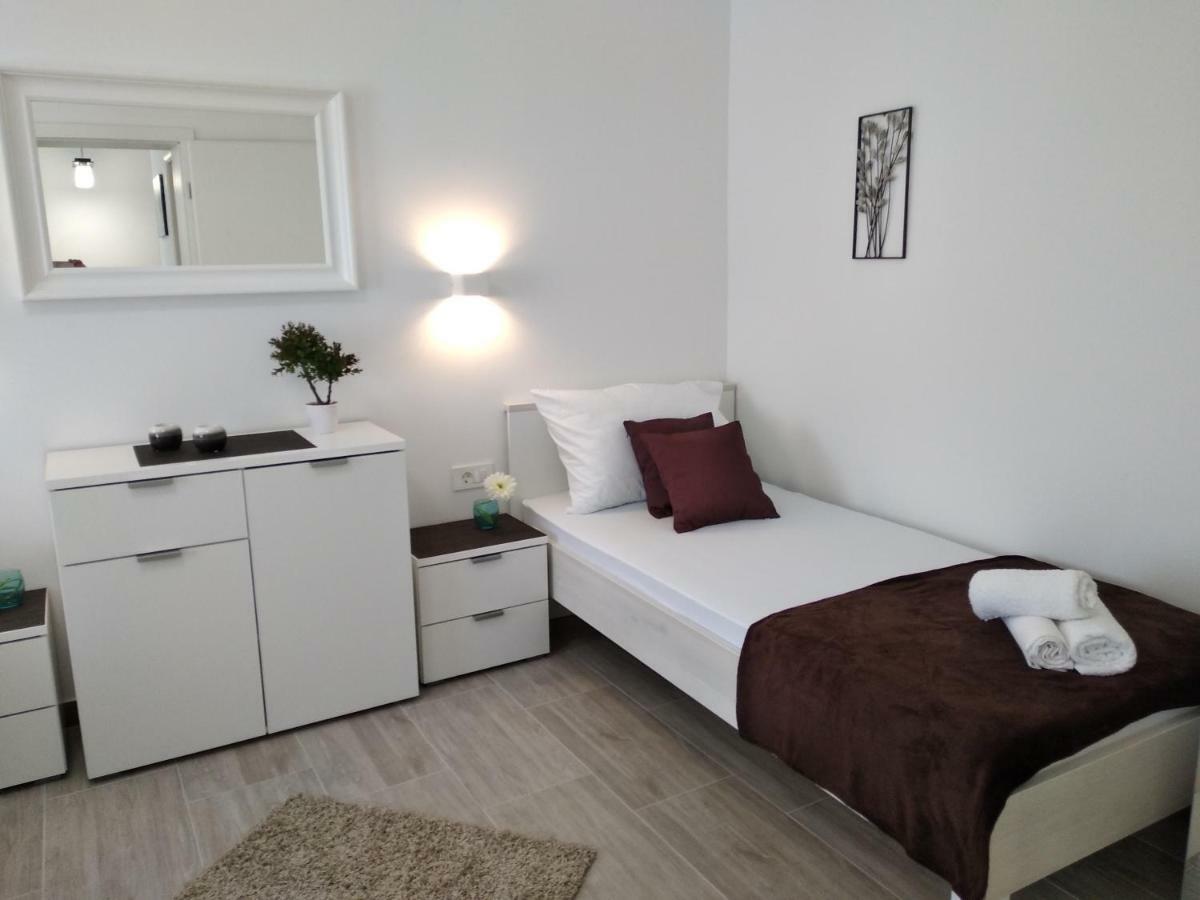 Apartment Nives In The Center - Free Parking