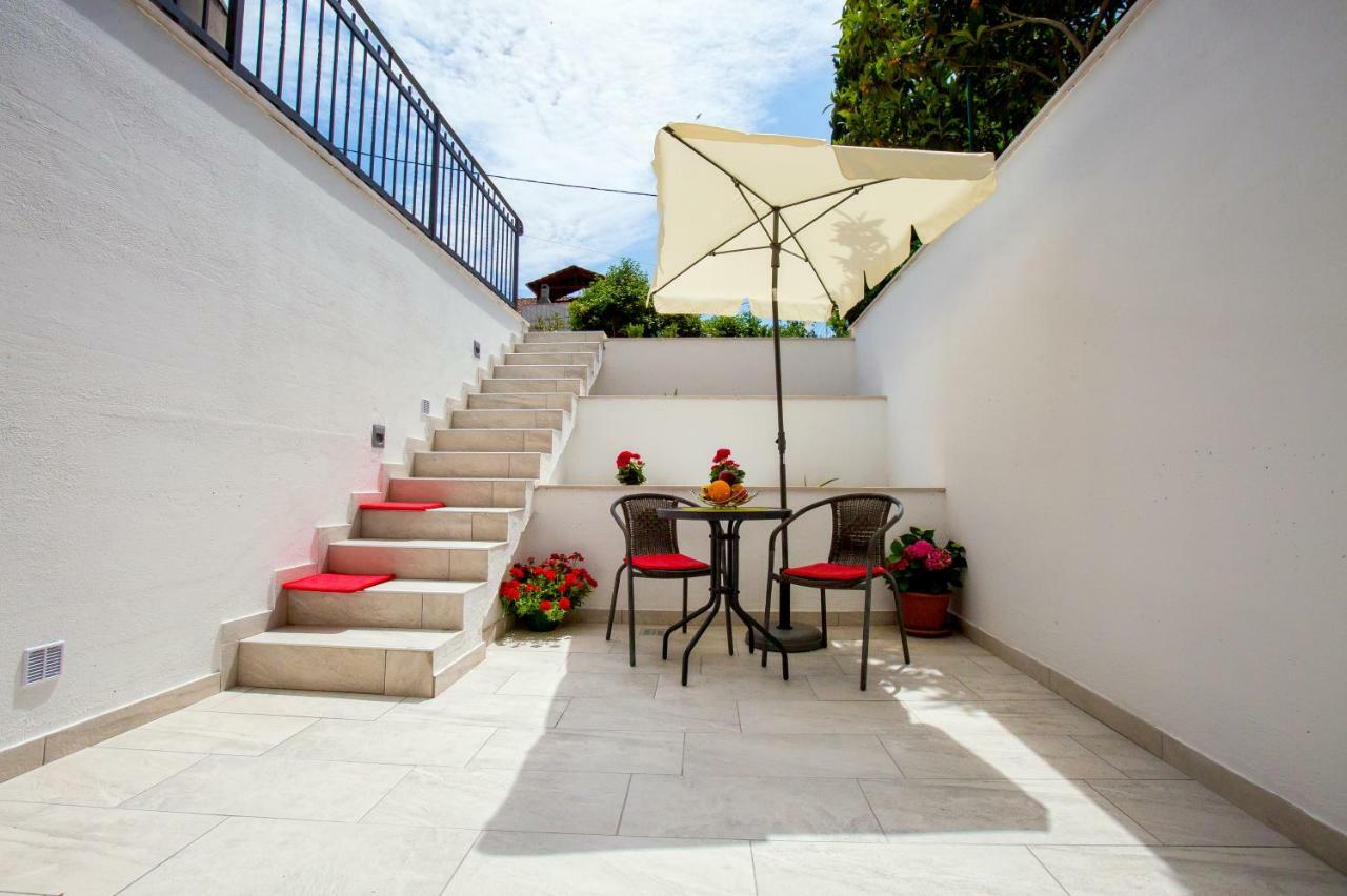 Nives In The Center - Free Parking Apartment