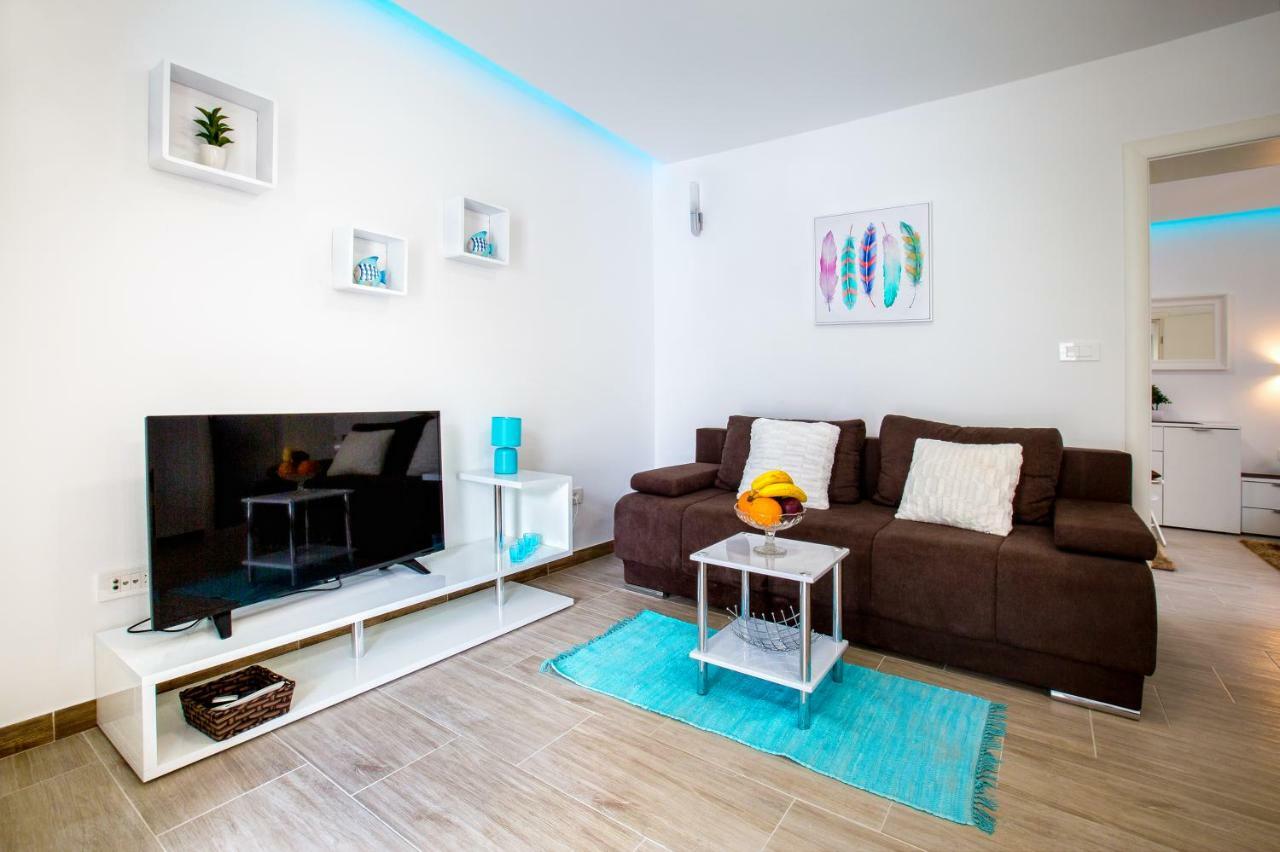 Nives In The Center - Free Parking Apartment