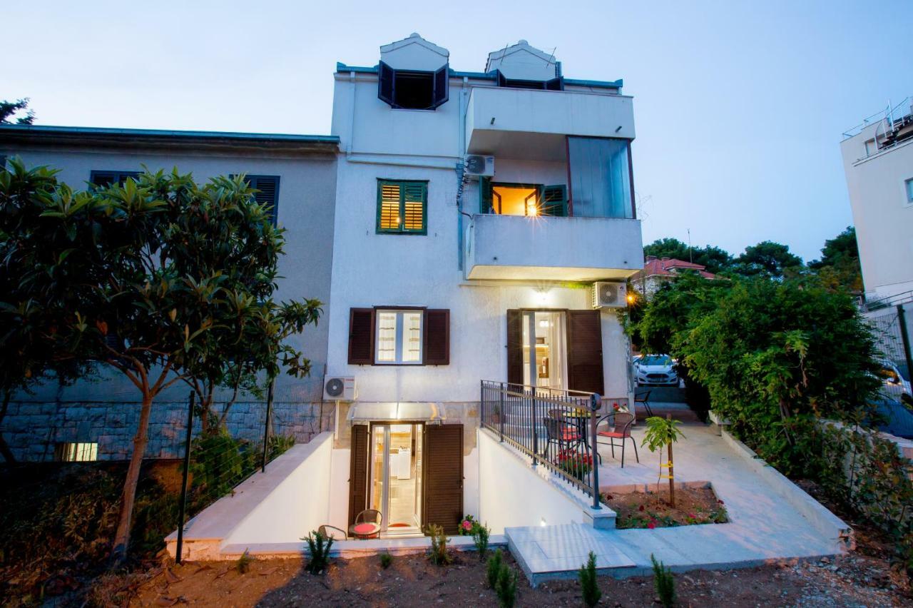 Apartment Nives In The Center - Free Parking *