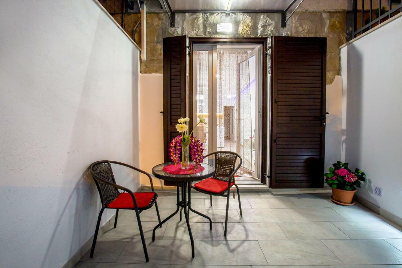 Apartment Nives In The Center - Free Parking