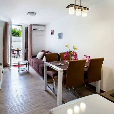 Apartment Nives In The City Center - Free Parking Split Kültér fotó